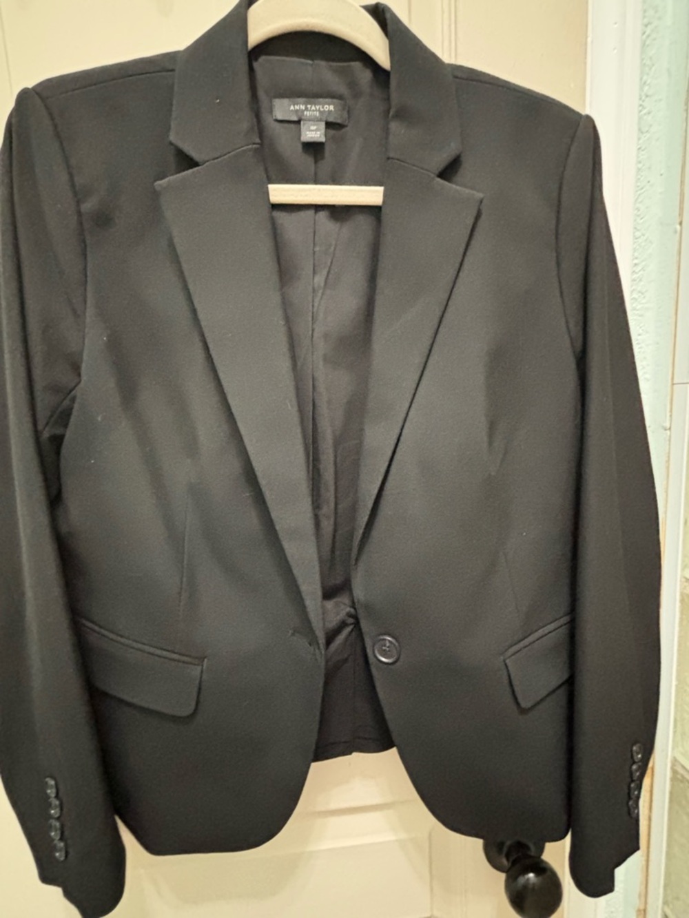 Ann Taylor Women’s  Black Single-Button Seasonless Blazer Size 10P